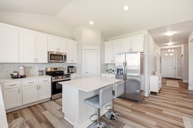 5949 S Sherri Lea Rd, Spokane, WA 99224