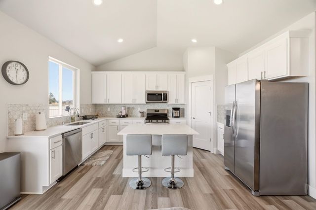 5949 S Sherri Lea Rd, Spokane, WA 99224