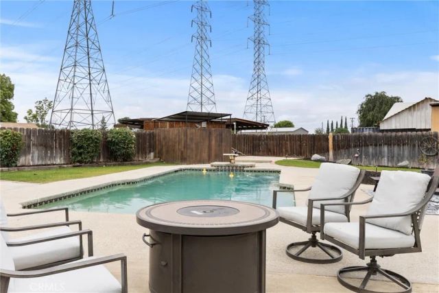 10906 Dee Dee Avenue, Bakersfield, CA 93312