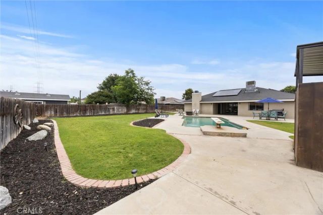 10906 Dee Dee Avenue, Bakersfield, CA 93312