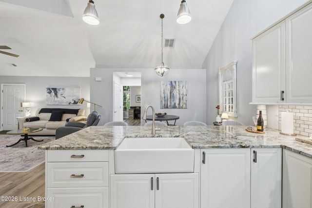 407 Baines Way, Louisville, KY 40245