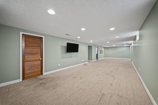 3148 Kingswood Drive, Grove City, OH 43123