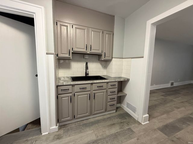 817 E Eckman Street, South Bend, IN 46614