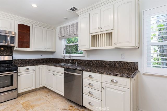 1030 Cynthia Avenue, Pasadena, CA 91107