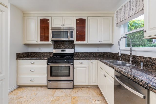 1030 Cynthia Avenue, Pasadena, CA 91107