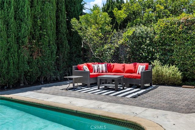 1030 Cynthia Avenue, Pasadena, CA 91107