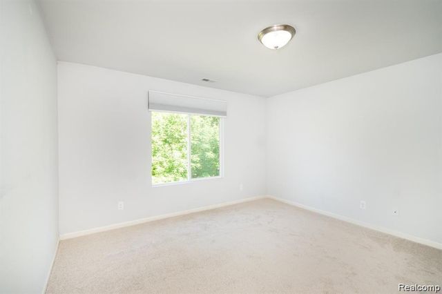 29406 Woodpark Circle, Warren, MI 48092