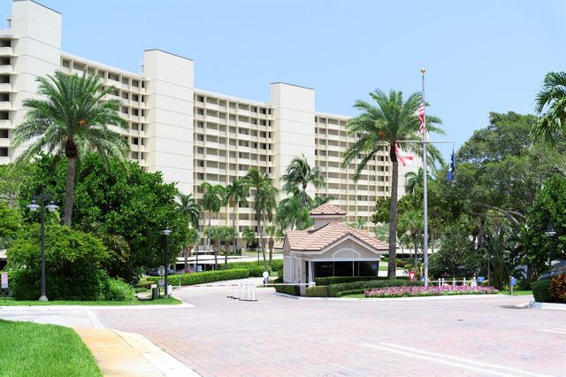126 Lakeshore Drive 526, North Palm Beach, FL 33408