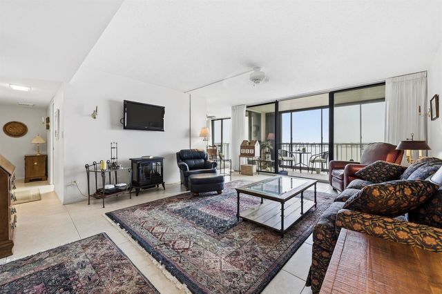 126 Lakeshore Drive 526, North Palm Beach, FL 33408