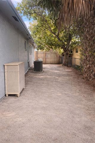 1255 NW 27th Ave, Fort Lauderdale, FL 33311