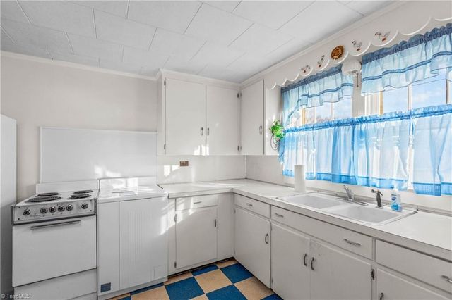 2450 E US HIGHWAY 64, Mocksville, NC 27028