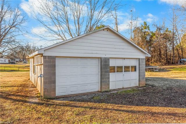 2450 E US HIGHWAY 64, Mocksville, NC 27028