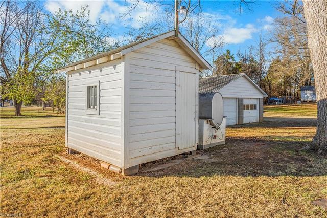 2450 E US HIGHWAY 64, Mocksville, NC 27028