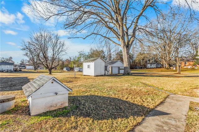 2450 E US HIGHWAY 64, Mocksville, NC 27028