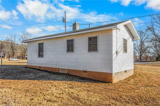 2450 E US HIGHWAY 64, Mocksville, NC 27028
