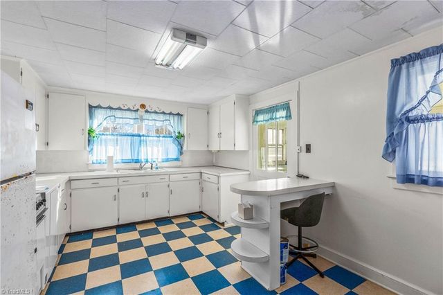 2450 E US HIGHWAY 64, Mocksville, NC 27028