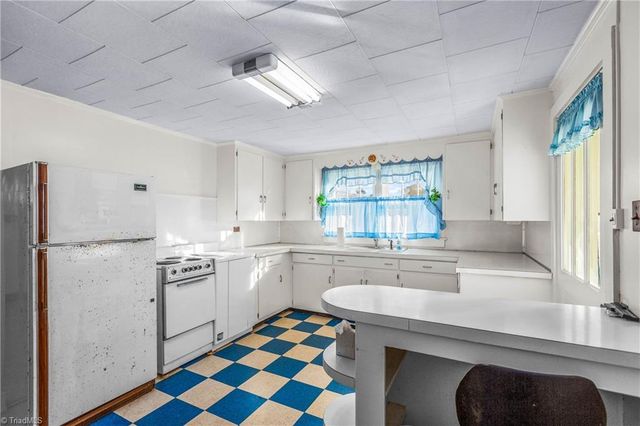 2450 E US HIGHWAY 64, Mocksville, NC 27028