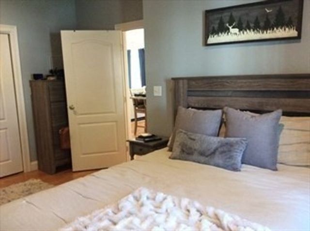 65 Independence Ave 1, Quincy, MA 02169