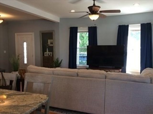 65 Independence Ave 1, Quincy, MA 02169