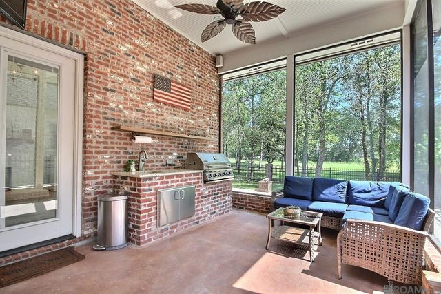 26120 St Germain Ct, Denham Springs, LA 70726