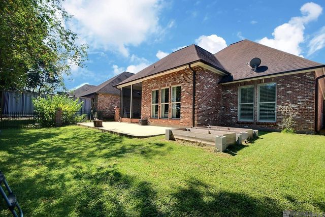 26120 St Germain Ct, Denham Springs, LA 70726