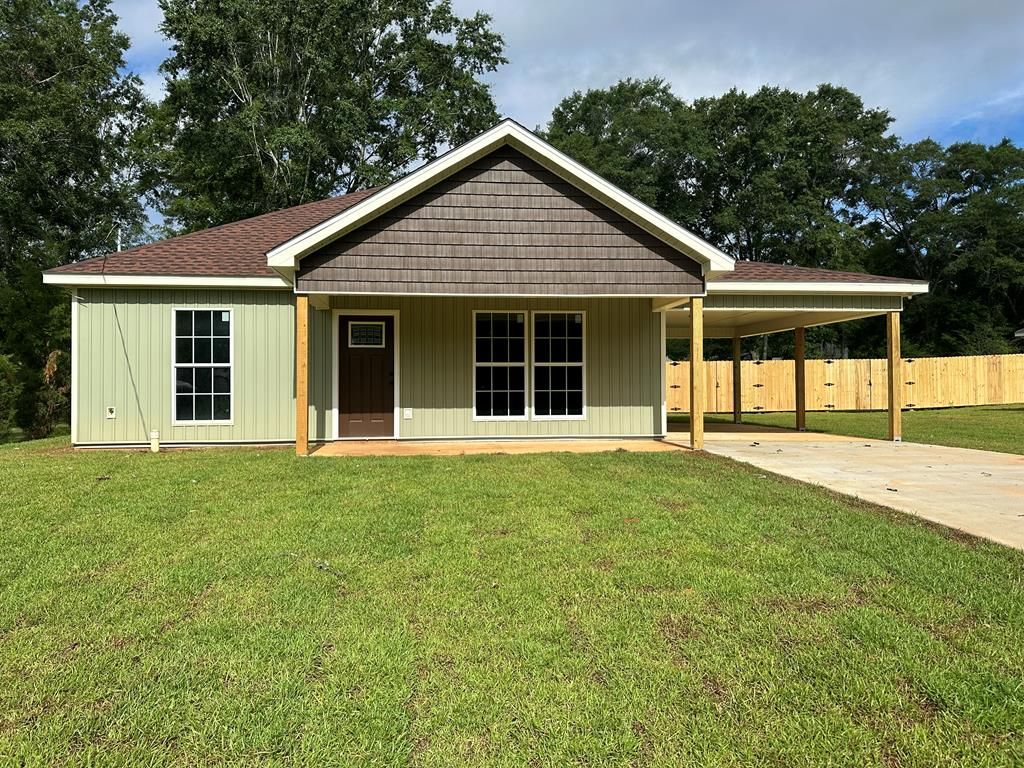 848 South Holland St, Slocomb, AL 36375