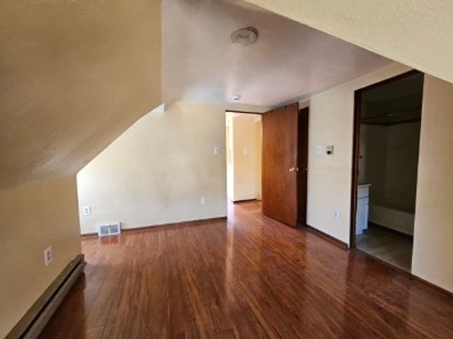 546 Greenfield Ave 3, Greenfield, PA 15207