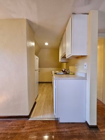 546 Greenfield Ave 3, Greenfield, PA 15207