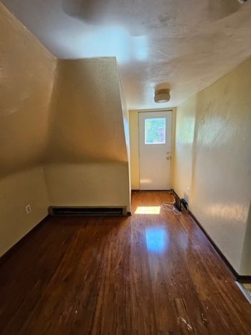 546 Greenfield Ave 3, Greenfield, PA 15207