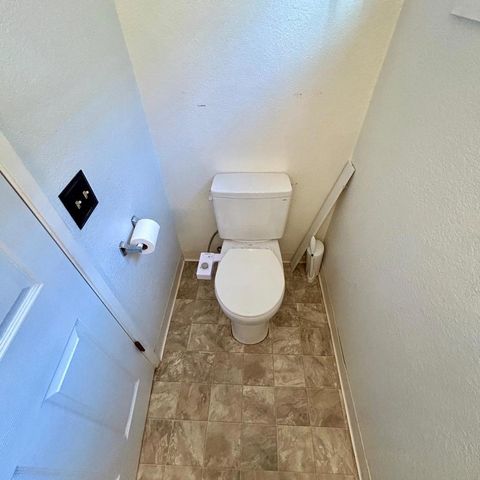 5822 E 16th Street, Oakland, CA 94621