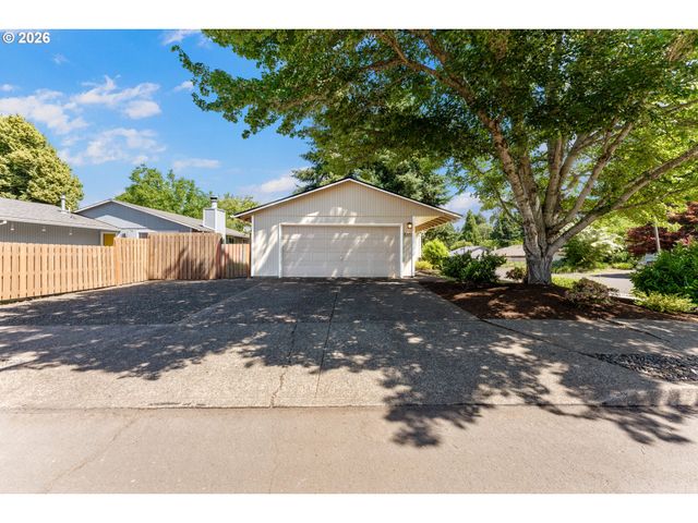 8315 Sw LA MANCHA Ct, Portland, OR 97224