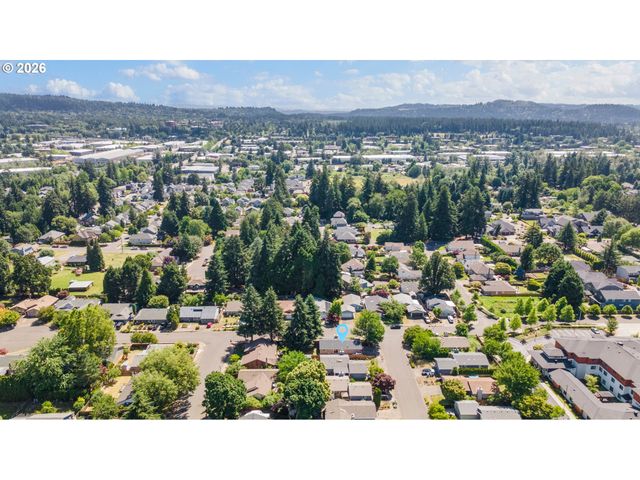 8315 Sw LA MANCHA Ct, Portland, OR 97224