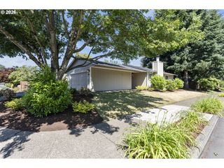 8315 Sw LA MANCHA Ct, Portland, OR 97224