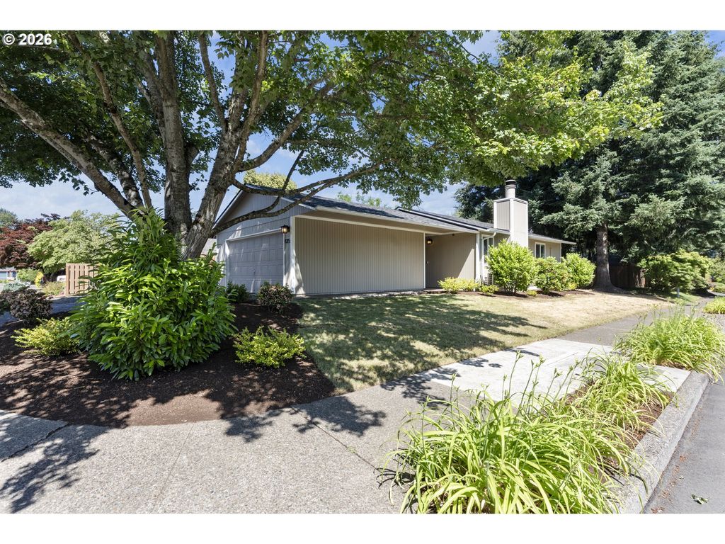 8315 Sw LA MANCHA Ct, Portland, OR 97224