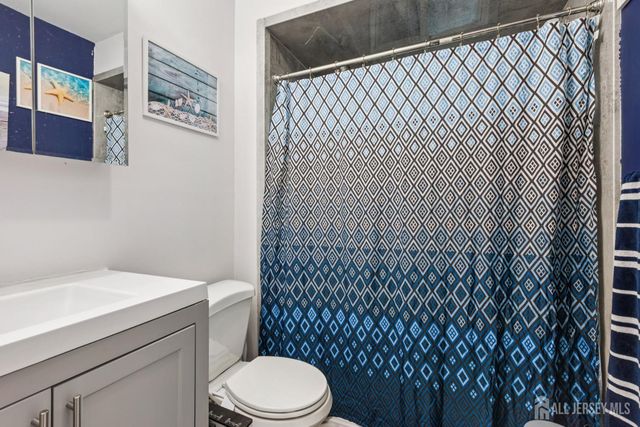 41 Pinetree Drive, Sayreville, NJ 08859