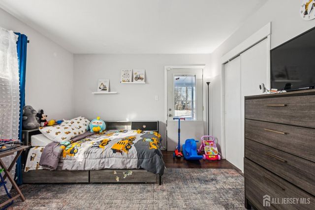 41 Pinetree Drive, Sayreville, NJ 08859