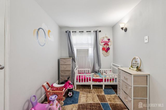 41 Pinetree Drive, Sayreville, NJ 08859