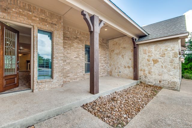 110 EVANS OAK LN, San Antonio, TX 78260