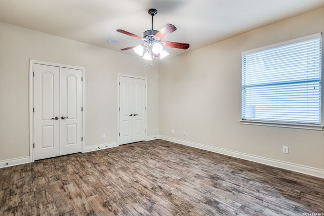 110 EVANS OAK LN, San Antonio, TX 78260