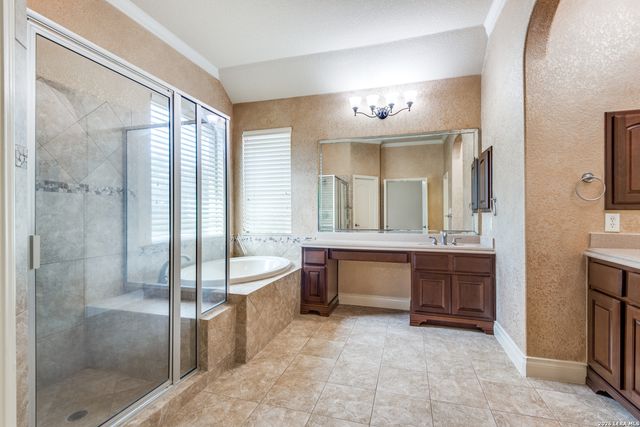 110 EVANS OAK LN, San Antonio, TX 78260