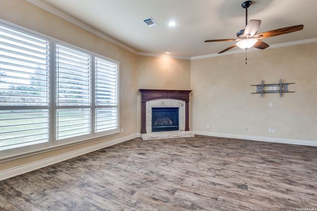 110 EVANS OAK LN, San Antonio, TX 78260