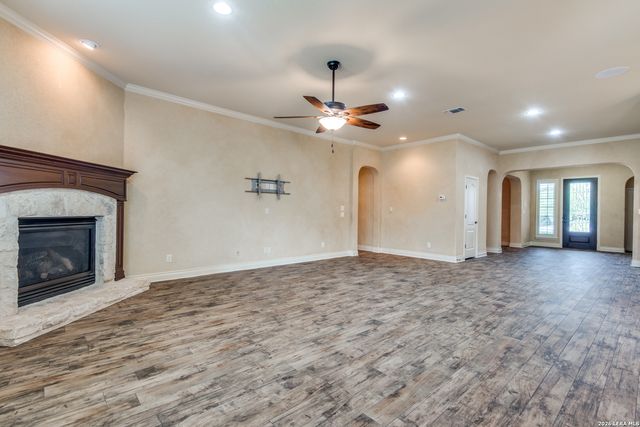110 EVANS OAK LN, San Antonio, TX 78260