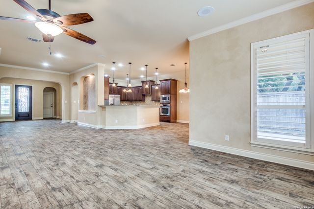 110 EVANS OAK LN, San Antonio, TX 78260
