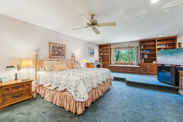 12 Sandalwood Dr, Livingston Twp., NJ 07039