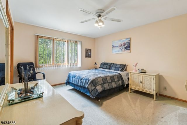 12 Sandalwood Dr, Livingston Twp., NJ 07039