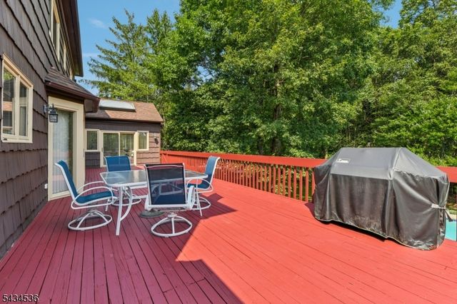 12 Sandalwood Dr, Livingston Twp., NJ 07039