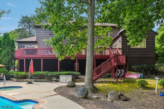 12 Sandalwood Dr, Livingston Twp., NJ 07039