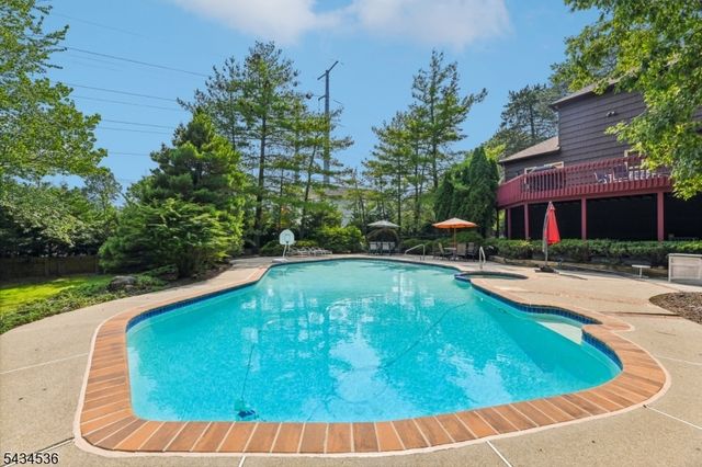 12 Sandalwood Dr, Livingston Twp., NJ 07039