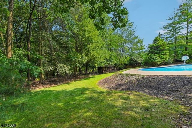 12 Sandalwood Dr, Livingston Twp., NJ 07039