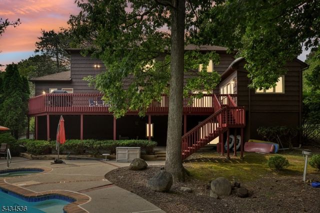 12 Sandalwood Dr, Livingston Twp., NJ 07039
